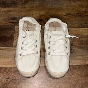 🤍 Covergirl White Lace-Up Sneakers – Women’s 6.5